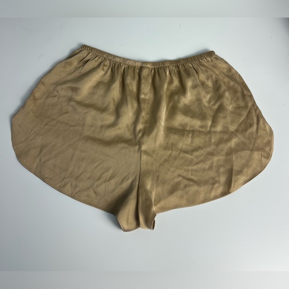 🍾 SKIMS Silk Pajama Shorts | Size XXS | Champagne Gold - Picture 3 of 5